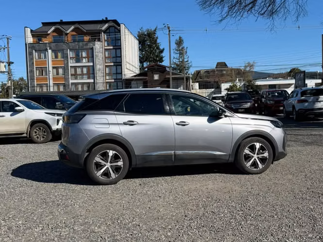 PEUGEOT 3008 1.6 ALLURE PACK THP 165 EAT6 2024 - Imagen 4