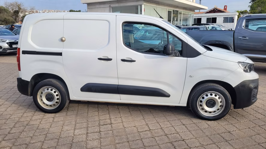 Peugeot PARTNER BLUE HDI 1.5 FULL MEC. 1.5 • 4x2 • Mecánica • 2024