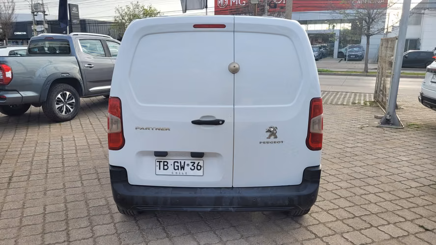 Peugeot PARTNER BLUE HDI 1.5 FULL MEC. 1.5 • 4x2 • Mecánica • 2024