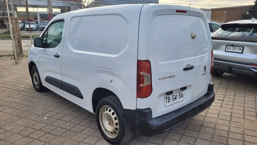 Peugeot PARTNER BLUE HDI 1.5 FULL MEC. 1.5 • 4x2 • Mecánica • 2024
