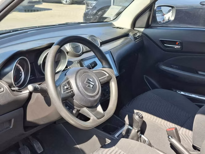 SUZUKI SWIFT 2024 - Imagen 13