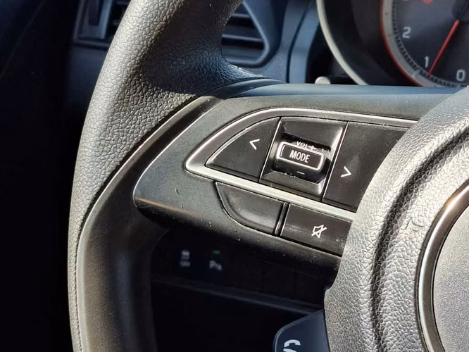 SUZUKI SWIFT 2024 - Imagen 16