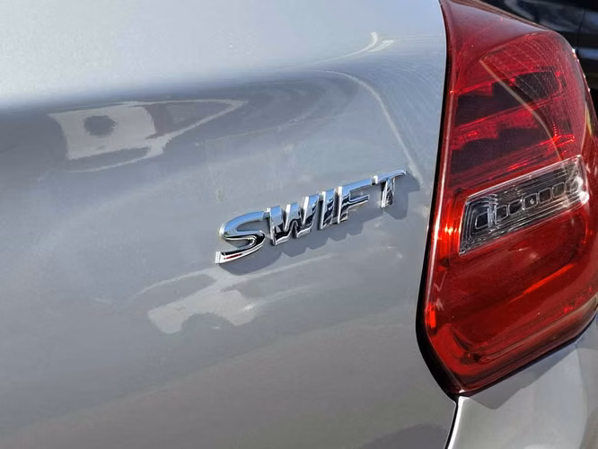 SUZUKI SWIFT 2024 - Imagen 9