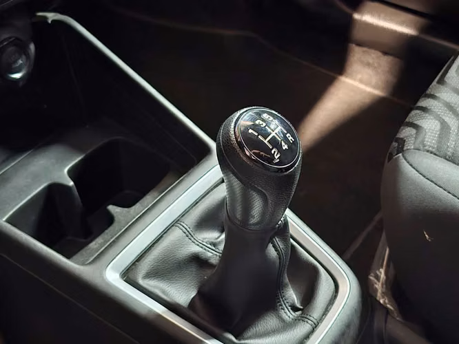 SUZUKI SWIFT 2024 - Imagen 20