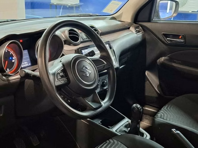 SUZUKI SWIFT 2024 - Imagen 13