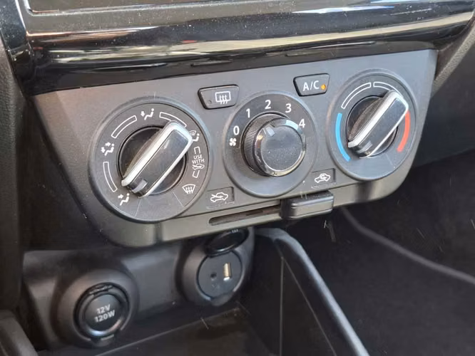 SUZUKI SWIFT 2024 - Imagen 18