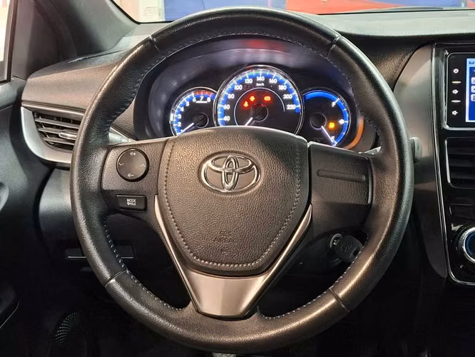 TOYOTA YARIS 2021