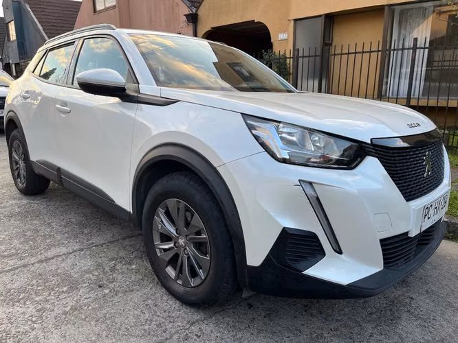 AUTO/SUV PEUGEOT 2008 AÑO 2020 - Imagen 4