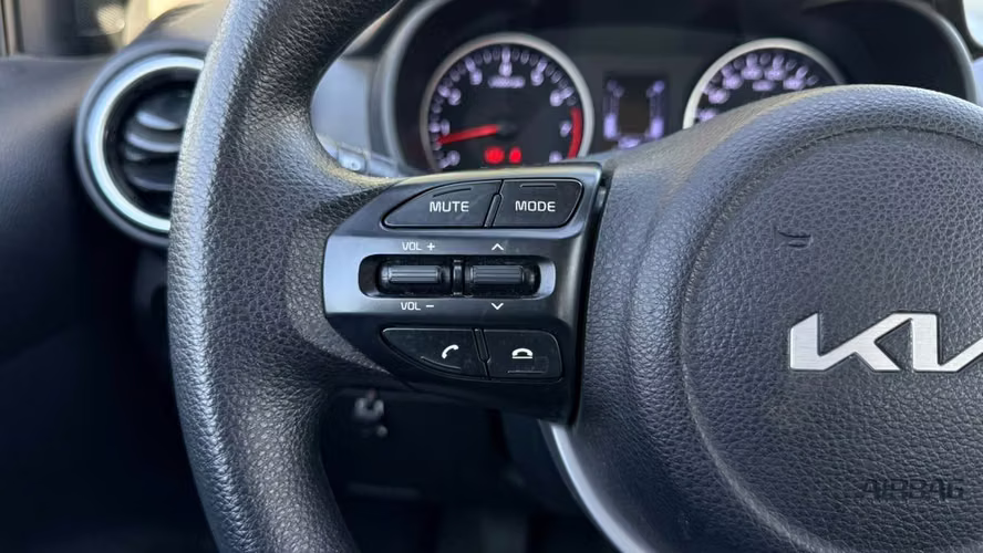 Kia Soluto 1.4 EX MT (2025) - Imagen 16