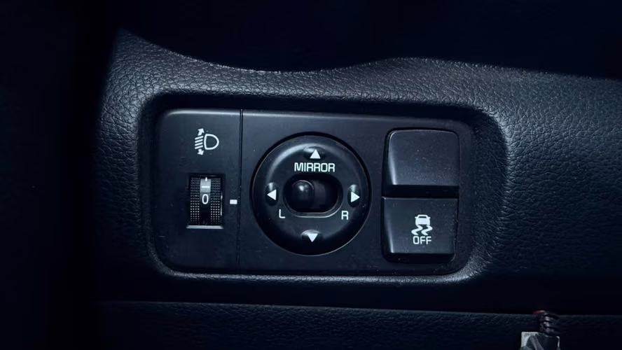 Kia Soluto 1.4 EX MT (2025) - Imagen 18