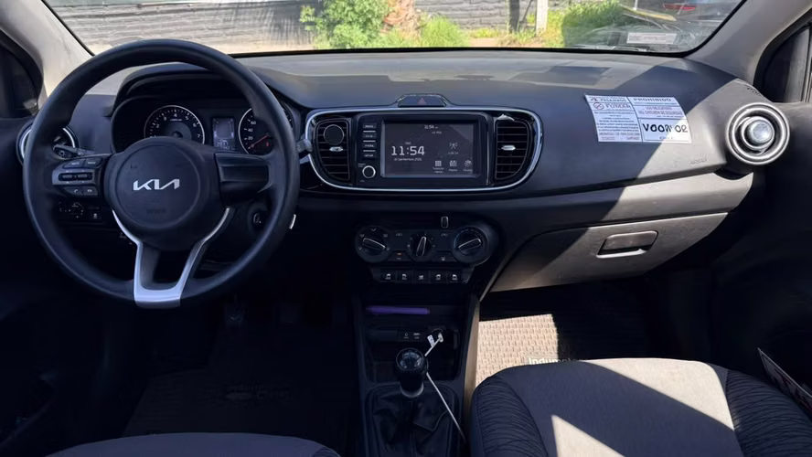 Kia Soluto 1.4 EX MT (2025) - Imagen 17