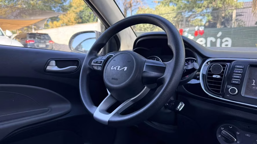 Kia Soluto 1.4 EX MT (2025) - Imagen 13