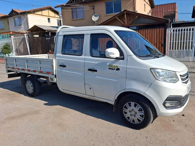 Camioneta kYC Gran Mamut t3 doble cabina para 1.500kg