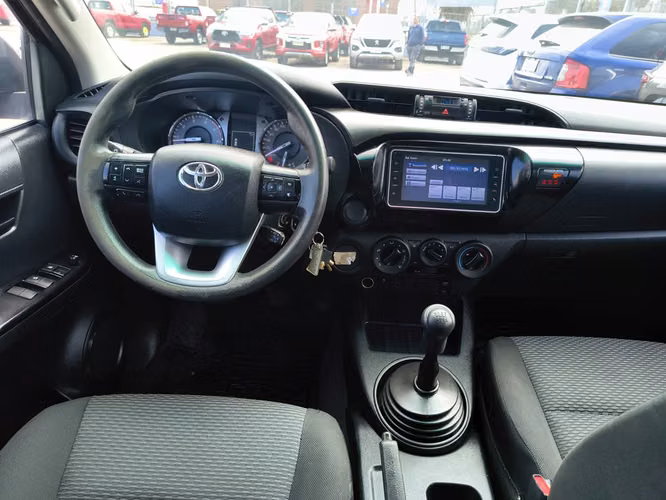 TOYOTA HILUX 2022 - Imagen 11