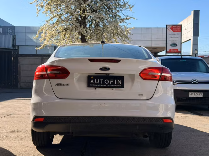 FORD FOCUS SE MOTOR 2.0 MECANICO AÑO 2019