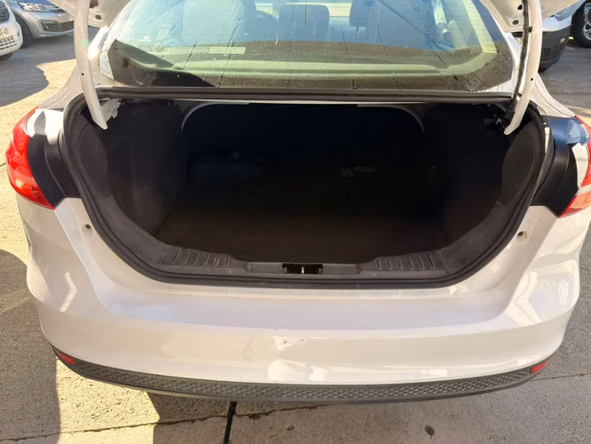 FORD FOCUS SE MOTOR 2.0 MECANICO AÑO 2019