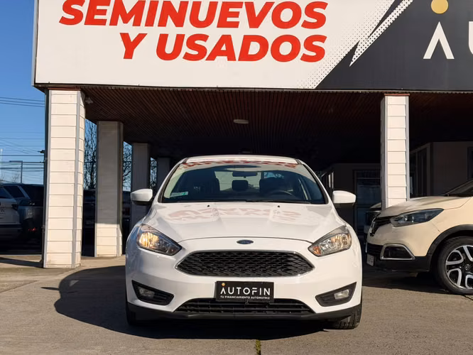 FORD FOCUS SE MOTOR 2.0 MECANICO AÑO 2019