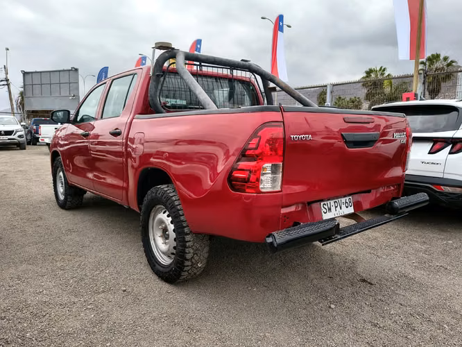 TOYOTA HILUX 2023 - Imagen 4