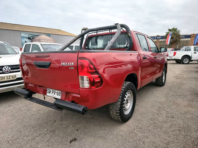 TOYOTA HILUX 2023 - Imagen 6