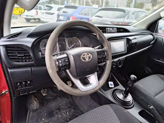 TOYOTA HILUX 2023 - Imagen 10