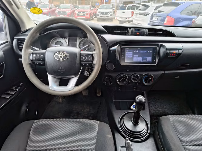 TOYOTA HILUX 2023 - Imagen 19
