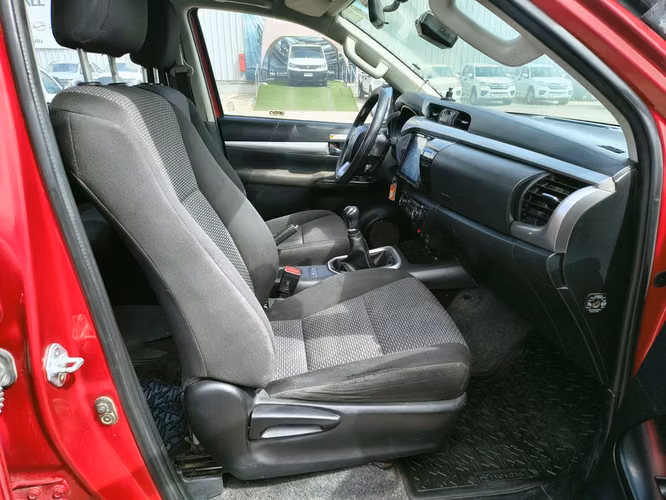 TOYOTA HILUX 2023 - Imagen 20