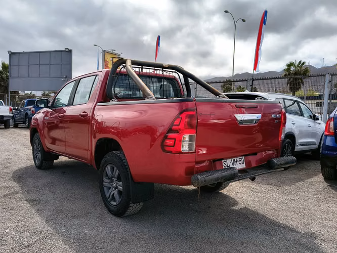TOYOTA HILUX 2023 - Imagen 5