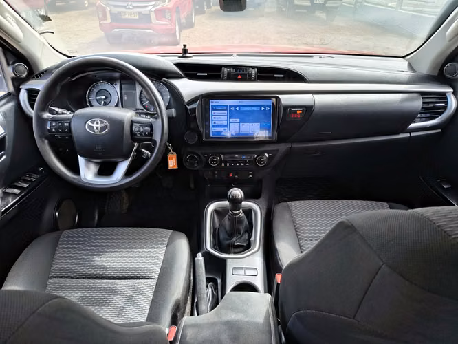 TOYOTA HILUX 2023 - Imagen 16
