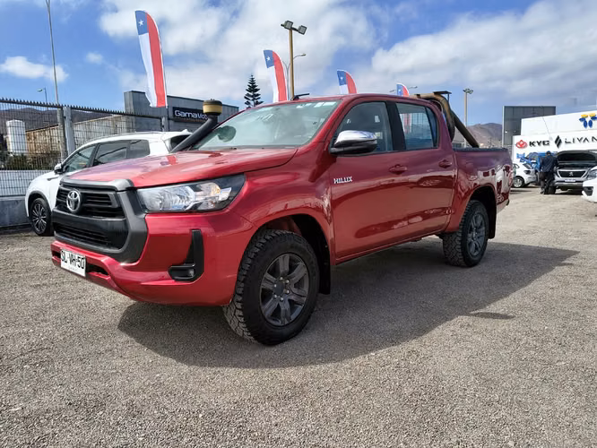 TOYOTA HILUX 2023