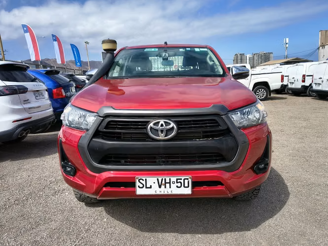 TOYOTA HILUX 2023 - Imagen 2