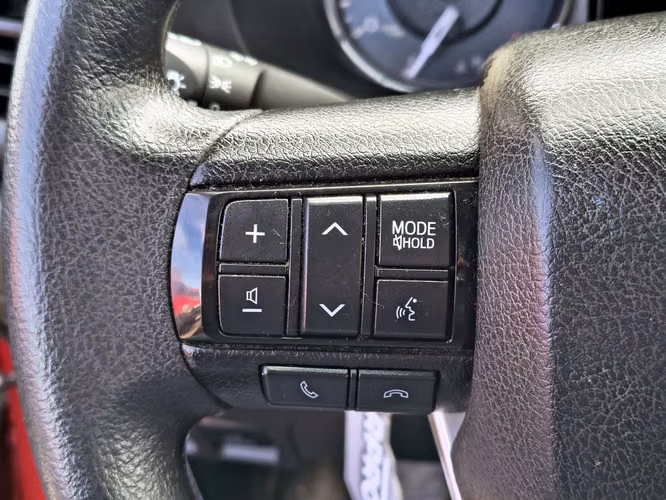 TOYOTA HILUX 2023 - Imagen 13