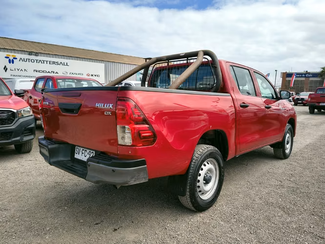 TOYOTA HILUX 2023 - Imagen 6