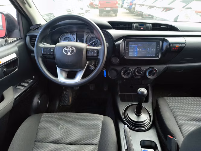 TOYOTA HILUX 2023 - Imagen 11