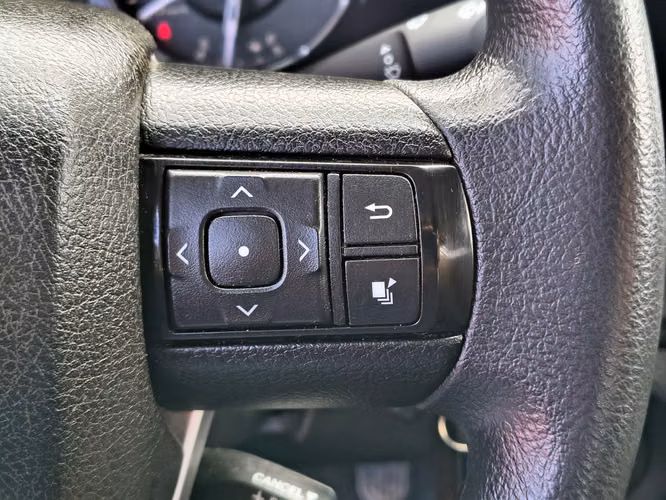 TOYOTA HILUX 2023 - Imagen 14