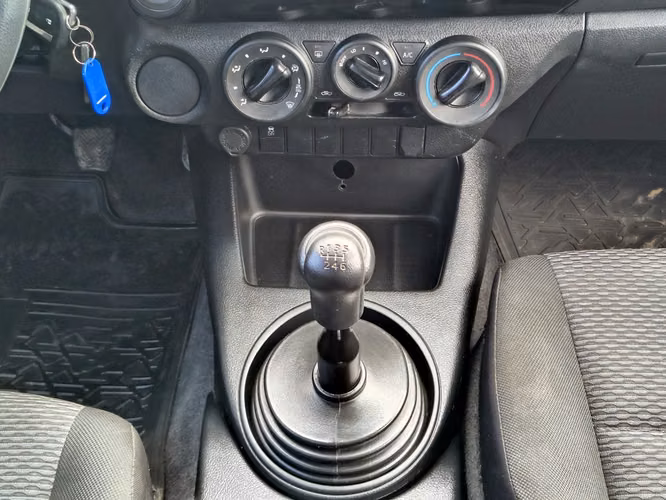 TOYOTA HILUX 2023 - Imagen 17