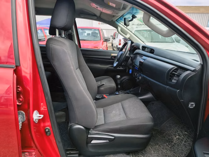 TOYOTA HILUX 2023 - Imagen 19