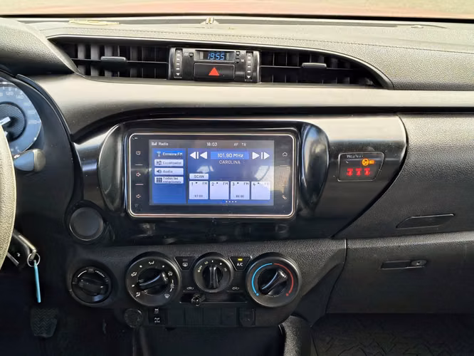 TOYOTA HILUX 2023 - Imagen 16