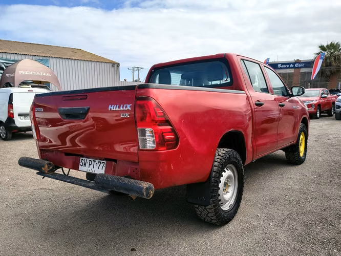 TOYOTA HILUX 2023 - Imagen 7