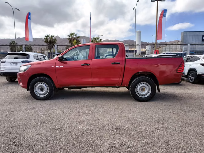 TOYOTA HILUX 2023 - Imagen 4