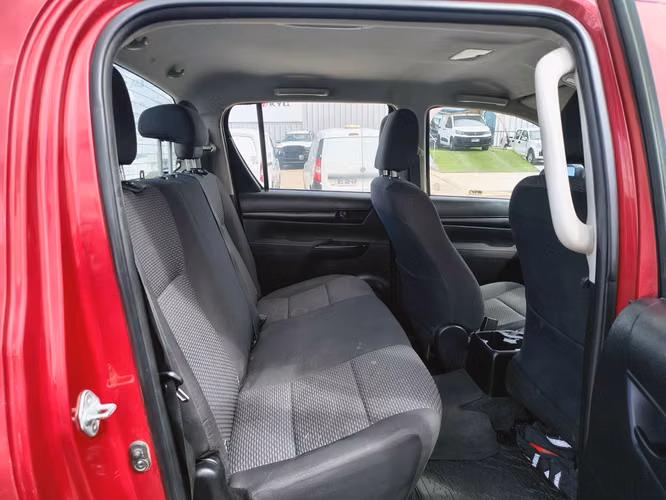 TOYOTA HILUX 2023 - Imagen 18