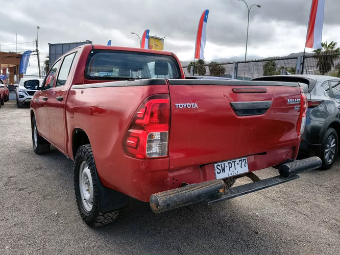 TOYOTA HILUX 2023 - Imagen 5