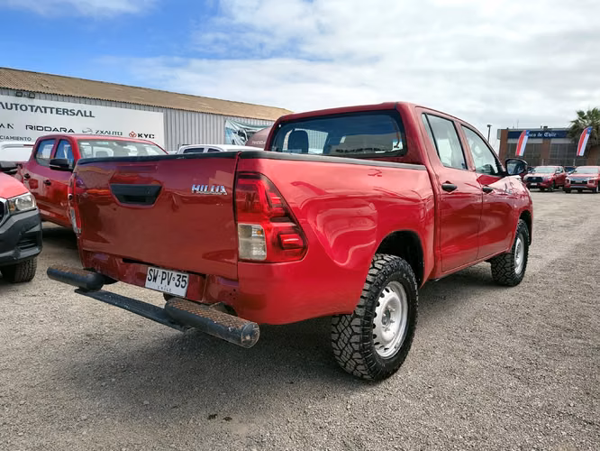 TOYOTA HILUX 2023 - Imagen 6