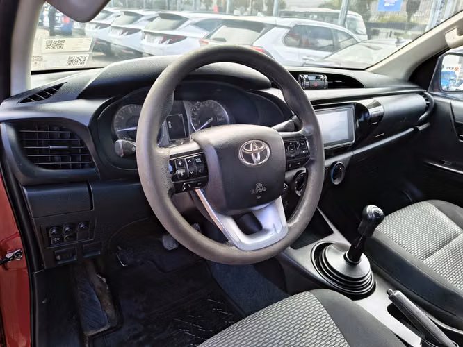 TOYOTA HILUX 2023 - Imagen 10