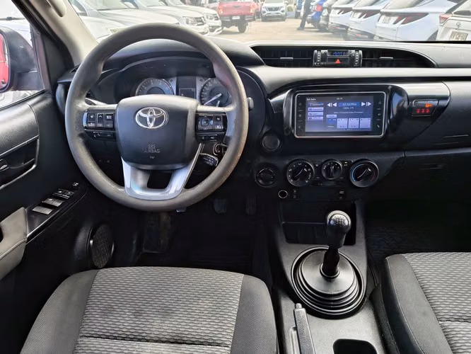 TOYOTA HILUX 2023 - Imagen 11