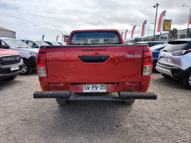 TOYOTA HILUX 2023 - Imagen 5