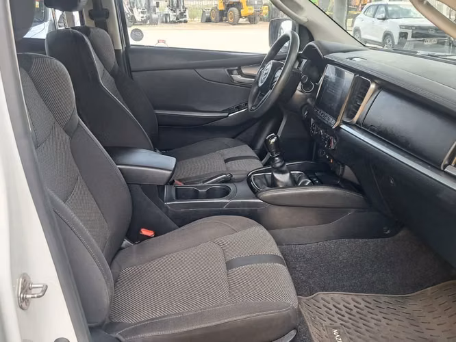 MAZDA BT-50 2023 - Imagen 16