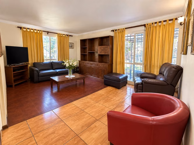 CASA PARA REMODELAR AMPLIO TERRENO  (182739) - Imagen 3