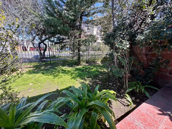 CASA PARA REMODELAR AMPLIO TERRENO  (182739)