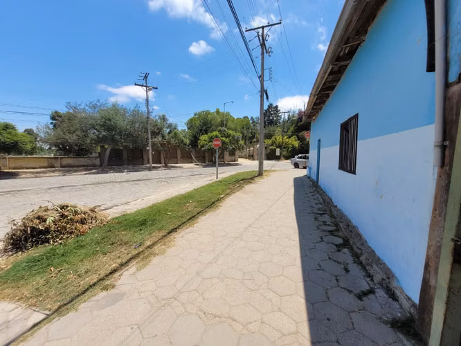 En Venta sitio urbano, con construcción comercial en Peralillo. 5,270 UF