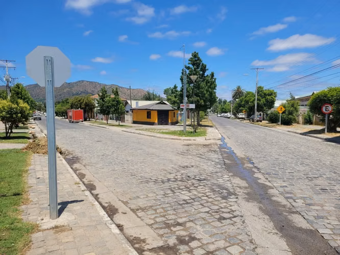 En Venta sitio urbano, con construcción comercial en Peralillo. 5,270 UF
